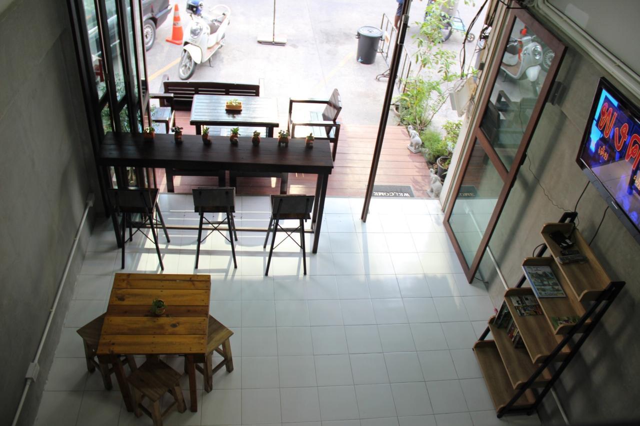 Bedtiny Hostel (Adults Only) Chiang Mai Luaran gambar